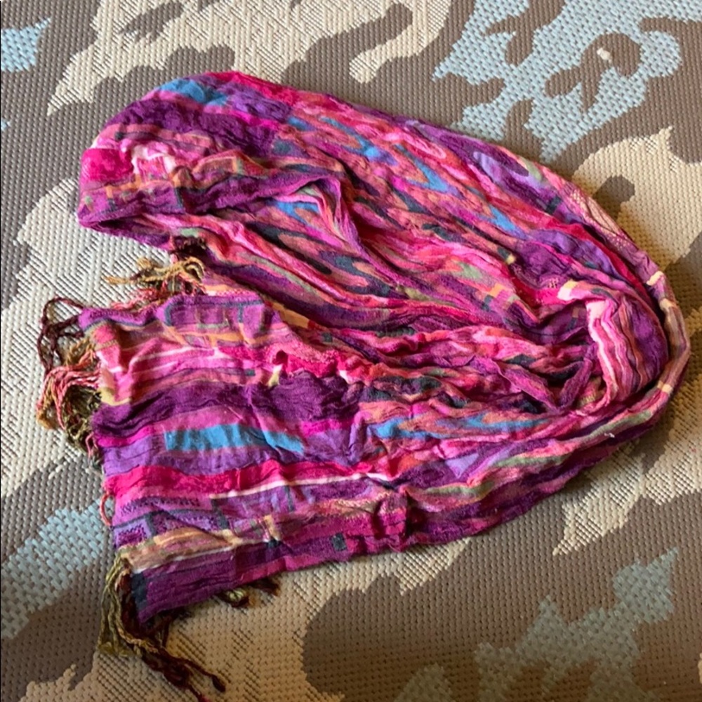 Tolani scarf in pinks